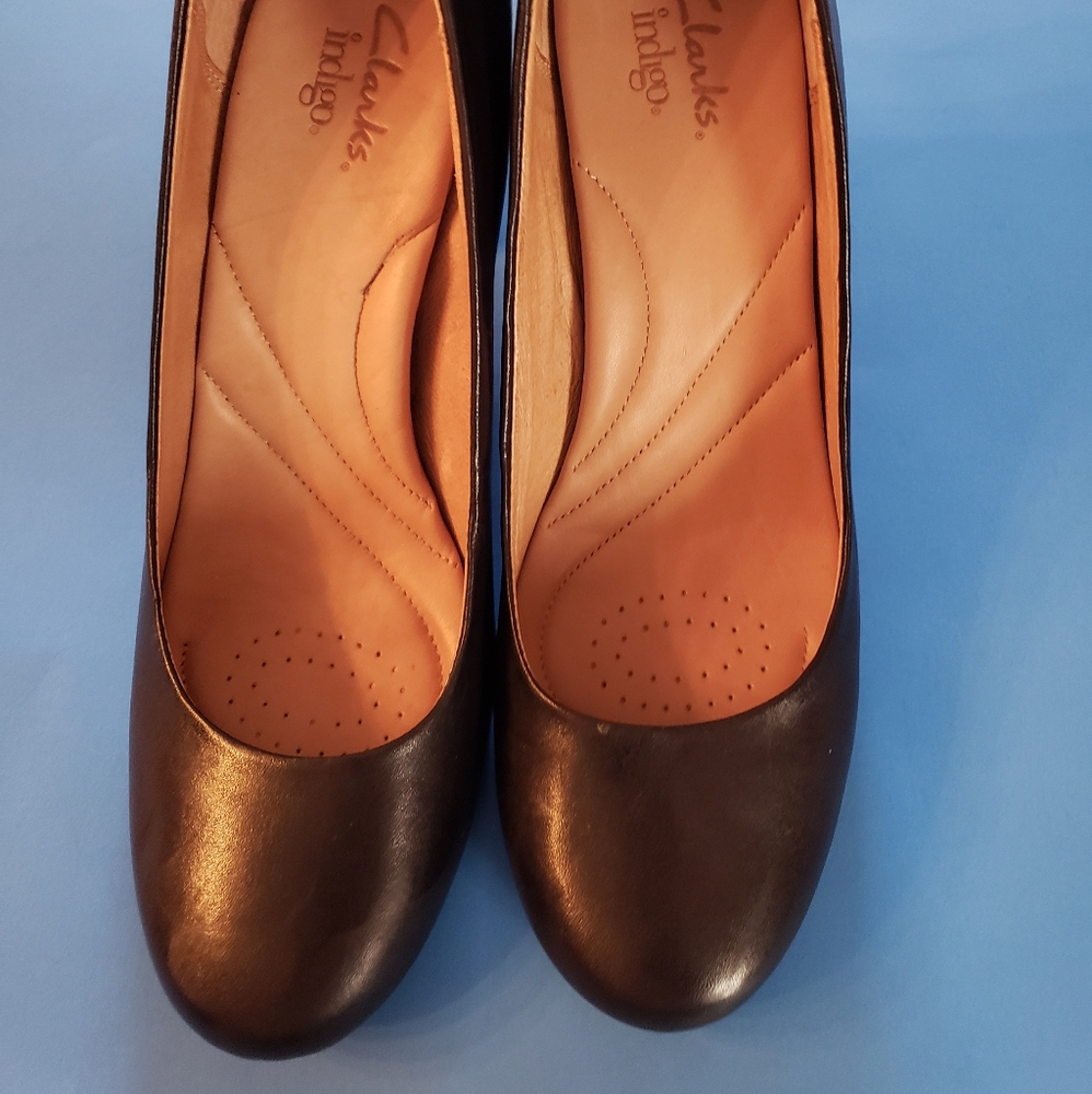 Elegant Black Women's Heels - Picture 3 of 7